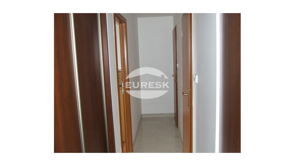 Na prenájom 3-izbový byt v Humennom.