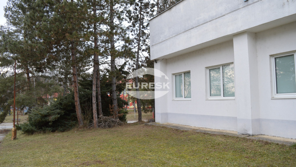 Na predaj zdravotné stredisko v Snine.