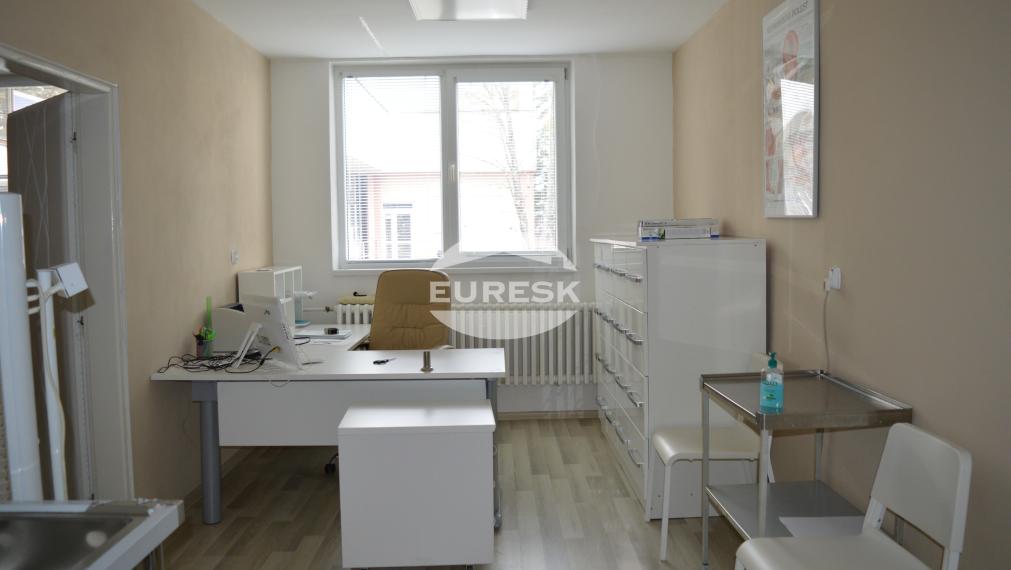 Na predaj zdravotné stredisko v Snine.