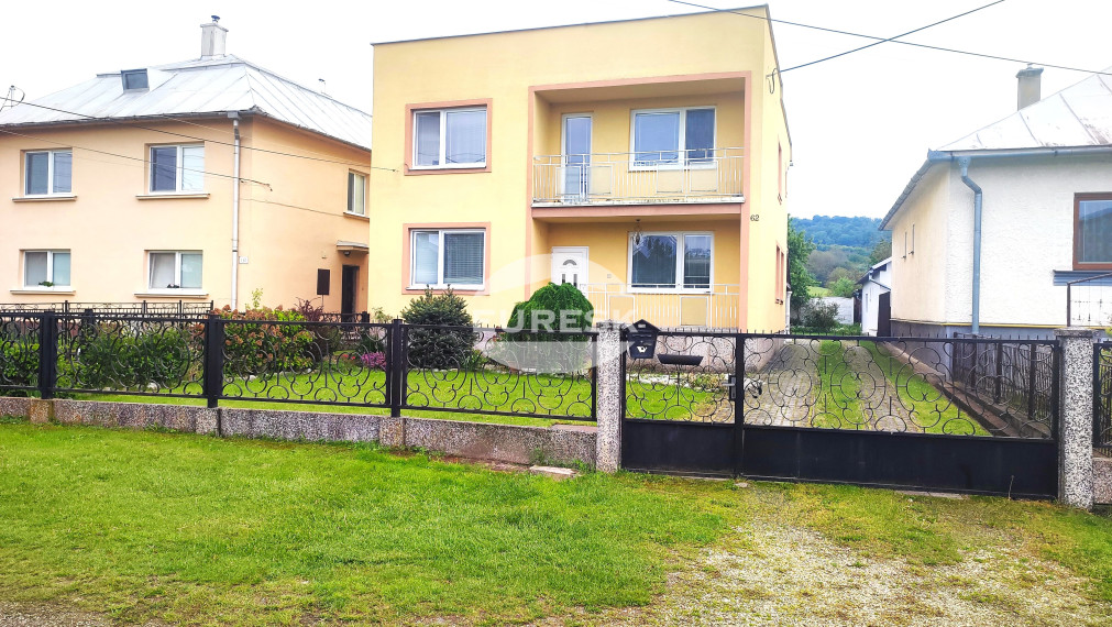 Na predaj priestranný dvojpodlažný rodinný dom v pokojnej lokalite – Jasenov pri Humennom