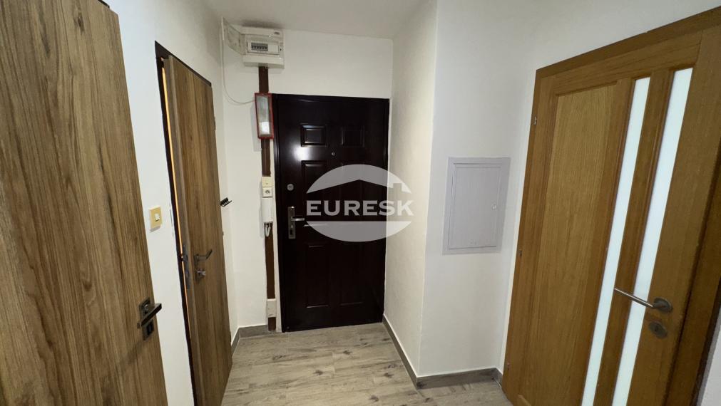 Na predaj  3-izbový byt po rekonštrukcii v atraktívnej lokalite – Mierová ulica, Humenné.