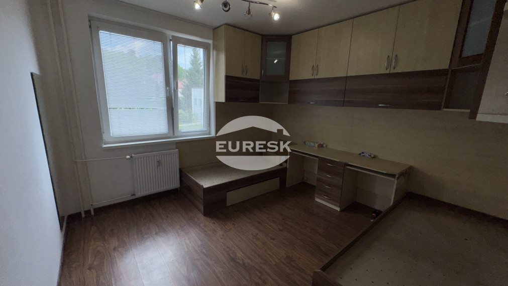 Na predaj  3-izbový byt po rekonštrukcii v atraktívnej lokalite – Mierová ulica, Humenné.