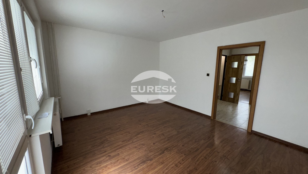 Na predaj  3-izbový byt po rekonštrukcii v atraktívnej lokalite – Mierová ulica, Humenné.