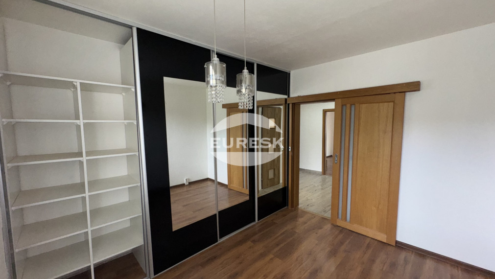 Na predaj  3-izbový byt po rekonštrukcii v atraktívnej lokalite – Mierová ulica, Humenné.