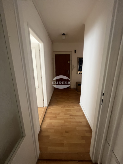 Prenájom priestranného 2-izbového bytu na Krátkej ulici v Humennom.