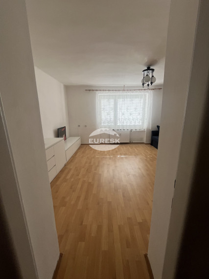 Prenájom priestranného 2-izbového bytu na Krátkej ulici v Humennom.