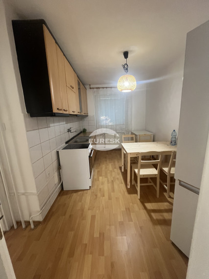 Prenájom priestranného 2-izbového bytu na Krátkej ulici v Humennom.