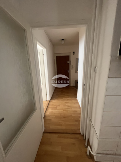 Prenájom priestranného 2-izbového bytu na Krátkej ulici v Humennom.