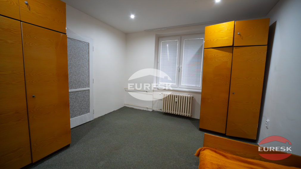 Na predaj 2-izbový byt v Humennom.