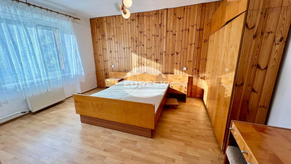 Prenájom priestranného 2-izbového bytu na Krátkej ulici v Humennom.