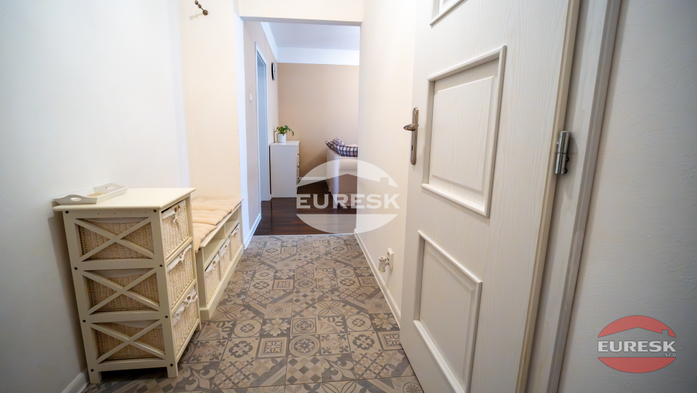 Skvelá investícia: moderný 2-izbový byt v tehlovom dome – Humenné.