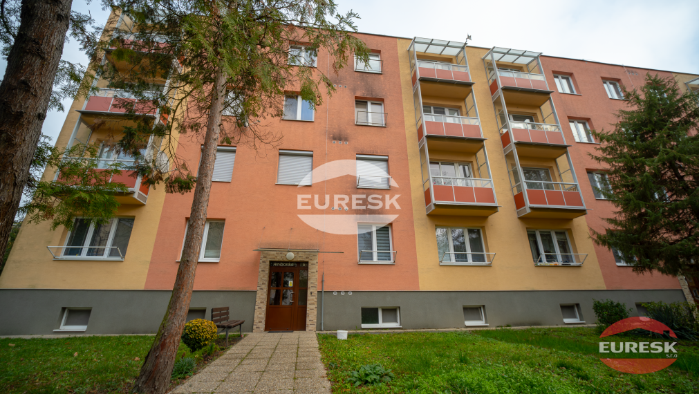 Skvelá investícia: moderný 2-izbový byt v tehlovom dome – Humenné.