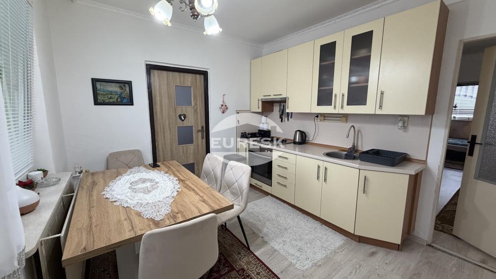 Na predaj 3-izbový byt v Humennom.