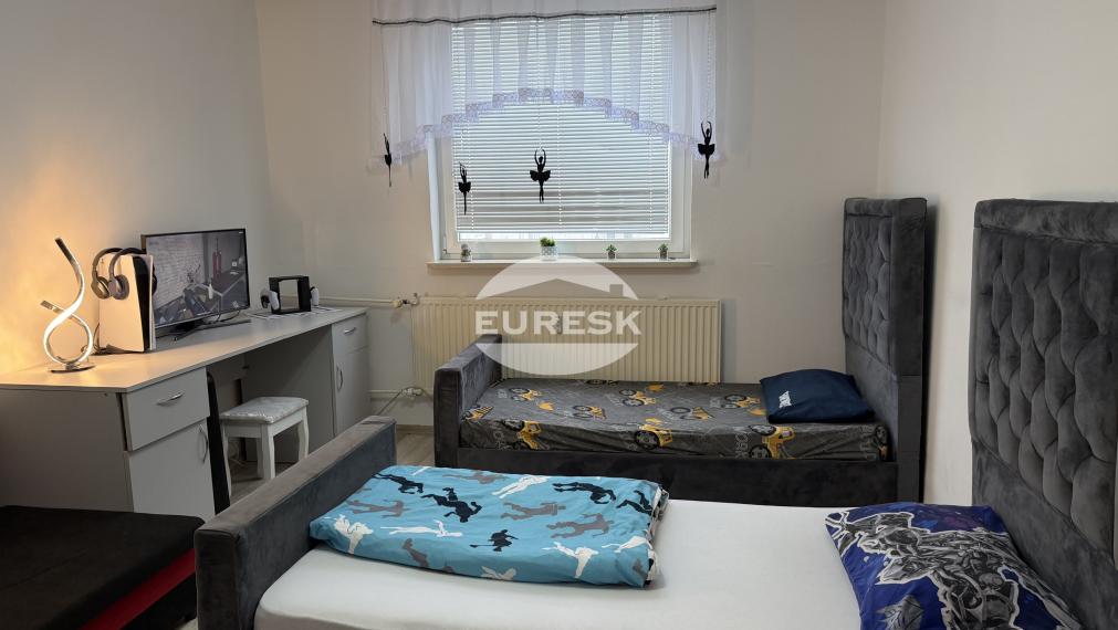 Na predaj 3-izbový byt v Humennom.