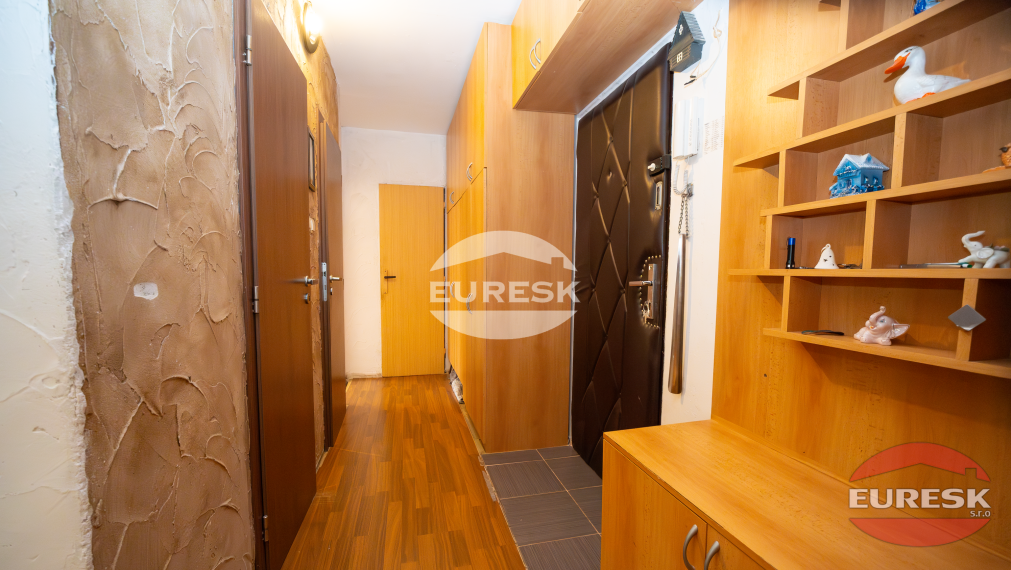 Na predaj 3-izbový byt v Humennom.