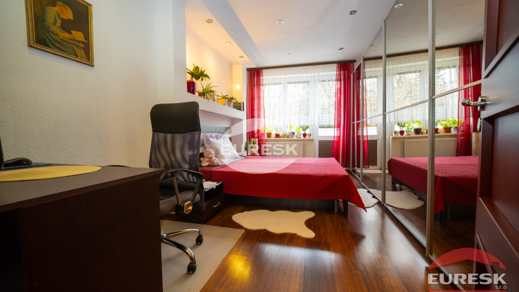 Na predaj 3-izbový byt v Humennom.