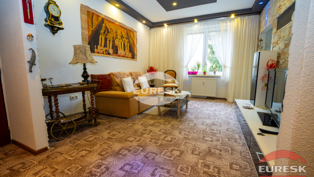 Na predaj 3-izbový byt v Humennom.