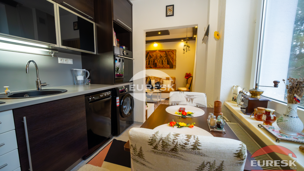 Na predaj 3-izbový byt v Humennom.