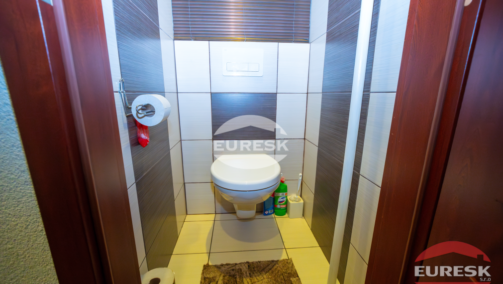 Na predaj 3-izbový byt v Humennom.