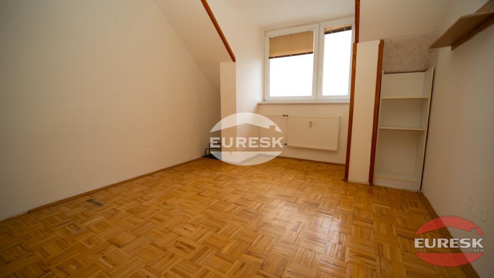 Na predaj 3-izbový byt v Humennom.