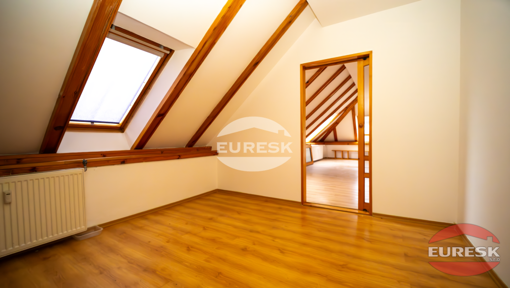 Na predaj 3-izbový byt v Humennom.