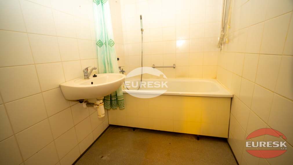 Na predaj 3-izbový byt v Humennom.