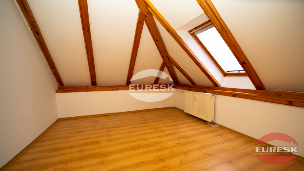 Na predaj 3-izbový byt v Humennom.