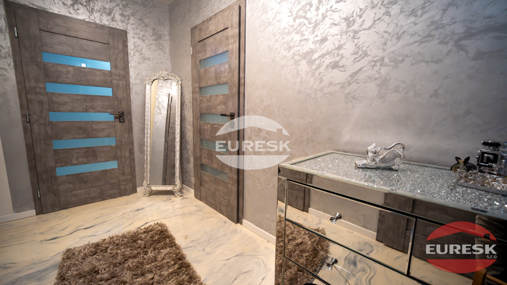 Na predaj 4-izbový byt v Humennom.