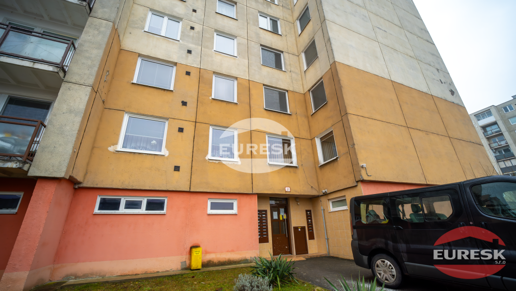 Na predaj 4-izbový byt v Humennom.