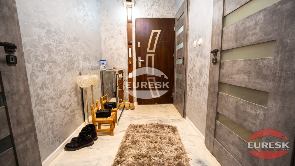 Na predaj 4-izbový byt v Humennom.