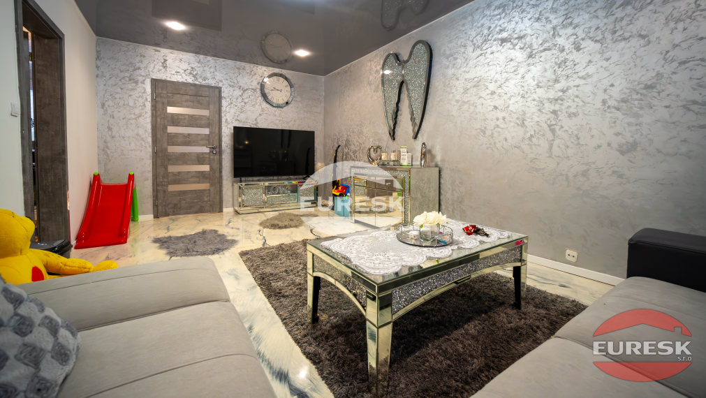 Na predaj 4-izbový byt v Humennom.