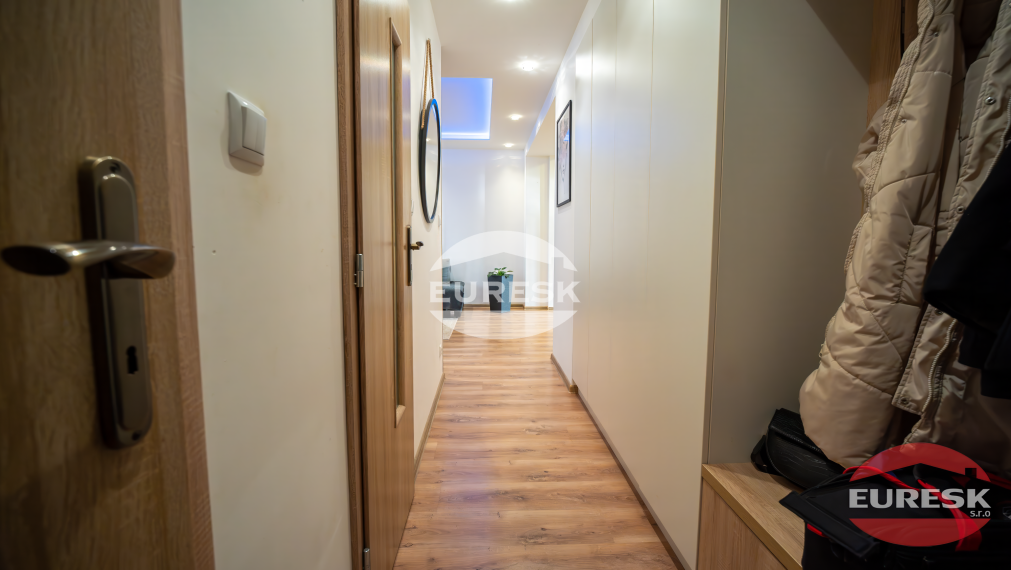 Na predaj 3-izbový byt v Humennom.