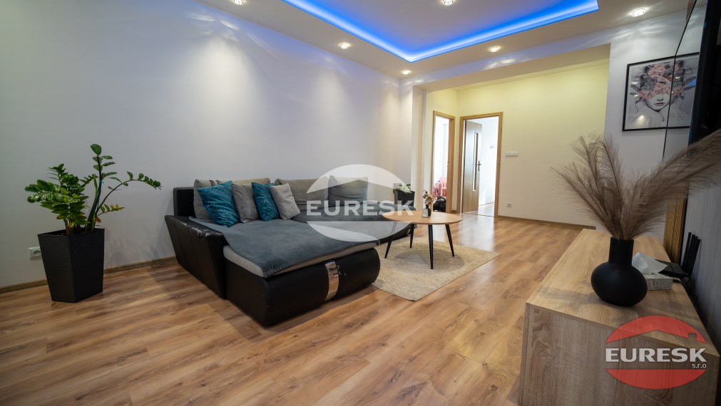 Na predaj 3-izbový byt v Humennom.