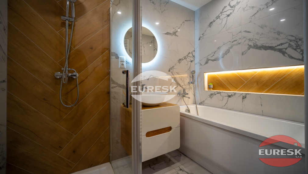 Na predaj 3-izbový byt v Humennom.