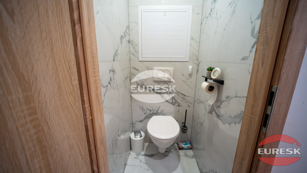 Na predaj 3-izbový byt v Humennom.