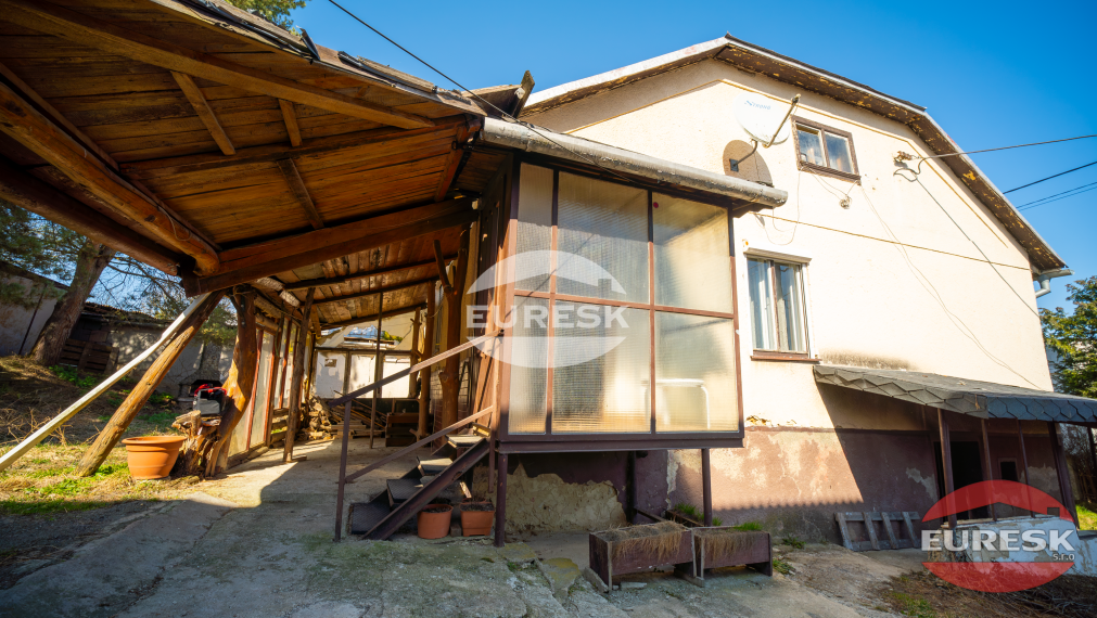 Na predaj rodinný dom v Košarovciach.