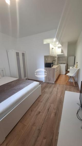 Na prenájom garzónka v Humennom.