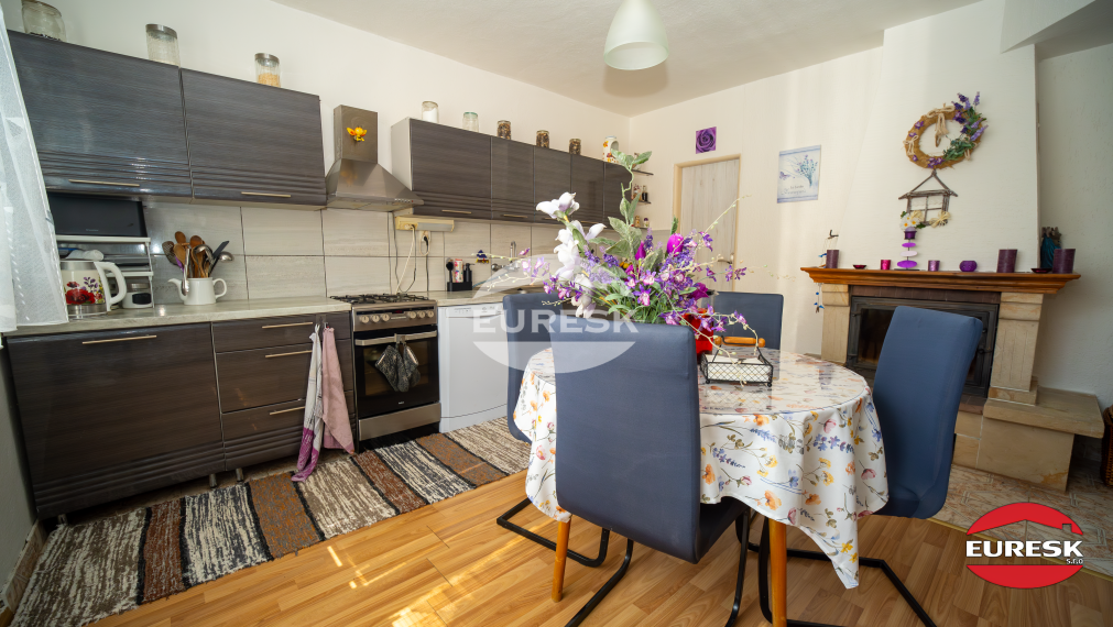 🏡✨ NOVŠÍ RODINNÝ DOM BEZ INVESTÍCIÍ – 1 170 m² POZEMOK, GARÁŽ, TERASA | DLHÉ NAD CIROCHOU ✨🏡