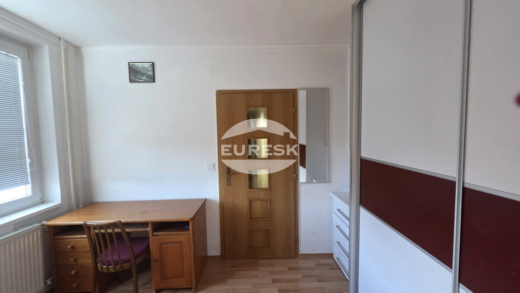 Na predaj priestranný zrekonštruovaný  3-izbový byt - Laborecká ulica, Humenné