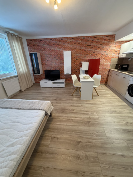 Na prenájom garzónka v Humennom.