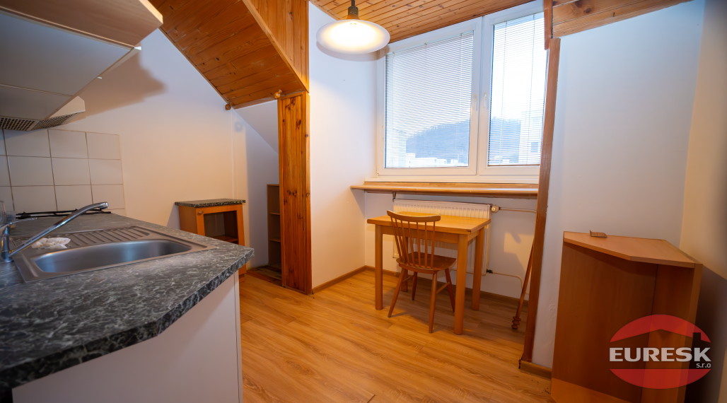 Na predaj 3-izbový byt v Humennom.