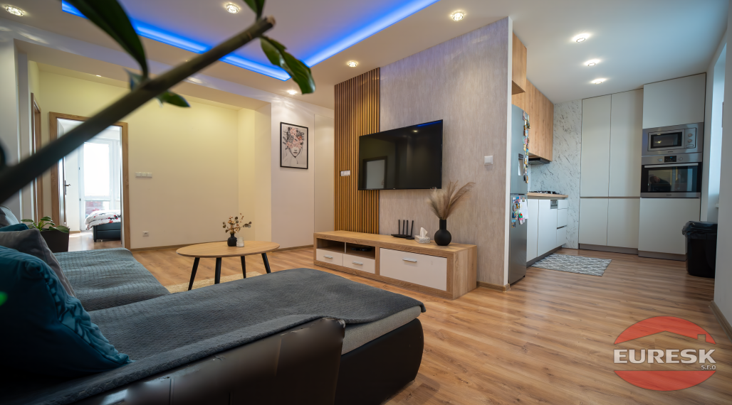 Na predaj 3-izbový byt v Humennom.