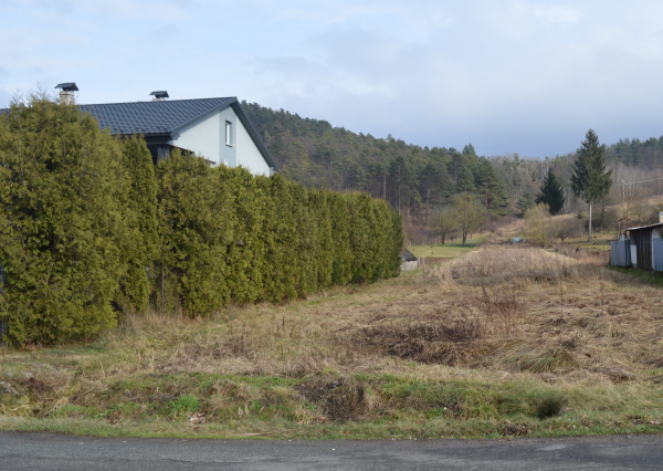 Na predaj pozemok v Kamenici nad Cirochou.