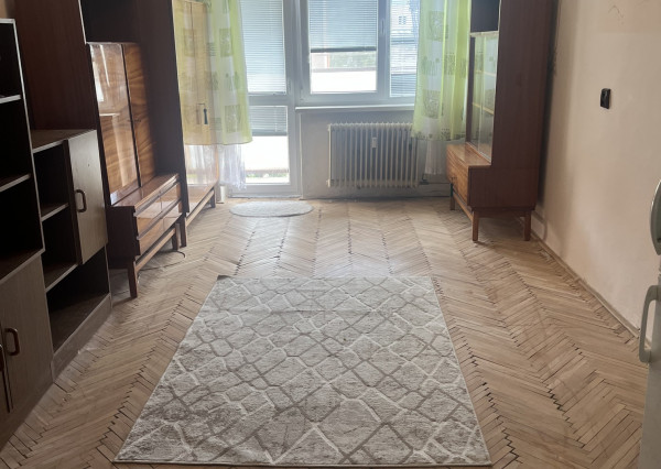 Na predaj byt v srdci mesta – 2 izby, balkón, 57 m², Humenné.