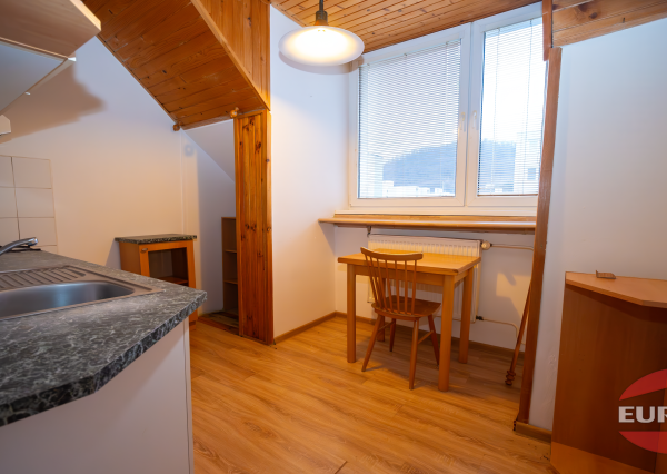 Na predaj 3-izbový byt v Humennom.