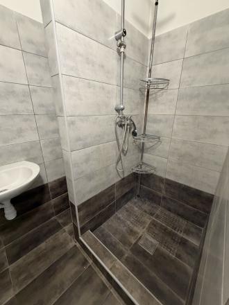 NA PREDAJ – 3-IZBOVÝ BYT PO REKONŠTRUKCII | KOŠAROVCE - fotografia 6