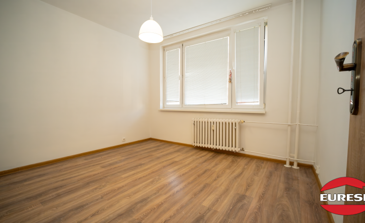 Na predaj 3-izbový zrekonštruovaný byt v Humennom. - fotografia 10
