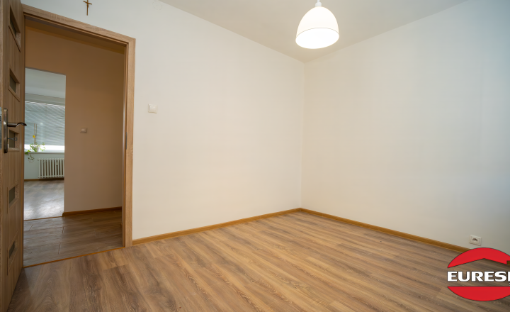 Na predaj 3-izbový zrekonštruovaný byt v Humennom. - fotografia 12