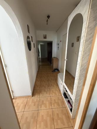 Na predaj 4-izbový byt v Humennom. - fotografia 3