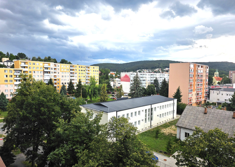 Na predaj priestranný 3-izbový byt s lodžiou– Humenné, ul. Čsl. Armády